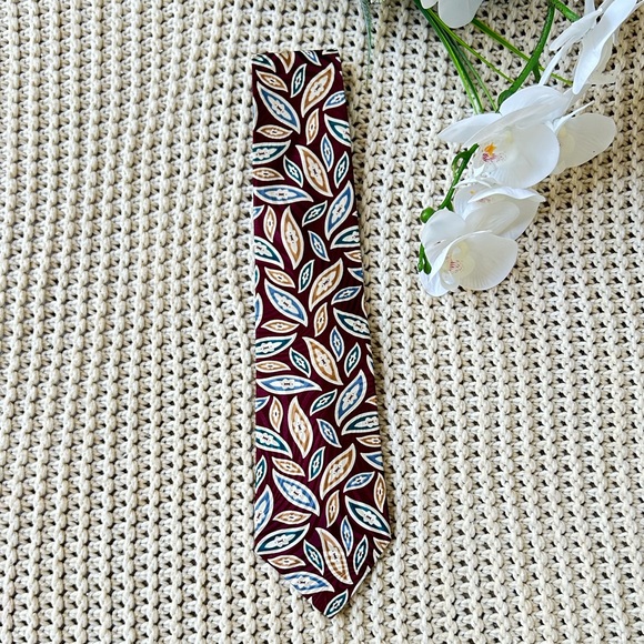 Limited Tradition Geometric Leaf Vintage Mens Necktie 56” Silk Italy Hand Sewn - Picture 1 of 7